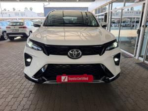 Toyota Fortuner 2.4GD-6 manual - Image 4