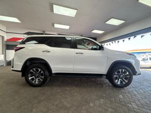 Toyota Fortuner 2.4GD-6 4x4 - Image 3