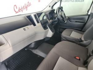 Toyota Quantum 2.8 LWB crew cab auto - Image 7