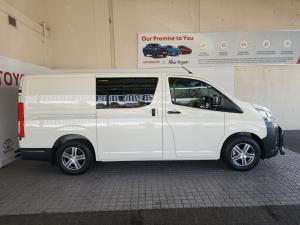 Toyota Quantum 2.8 LWB crew cab auto - Image 3