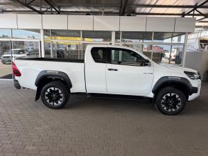 Toyota Hilux 2.8GD-6 Xtra cab Legend auto - Image 3
