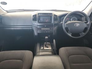 Toyota Land Cruiser 200 4.5D-4D V8 GX-R - Image 6