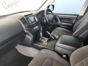 Toyota Land Cruiser 200 4.5D-4D V8 GX-R - Image 7