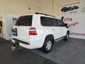 Toyota Land Cruiser 200 4.5D-4D V8 GX-R - Image 2