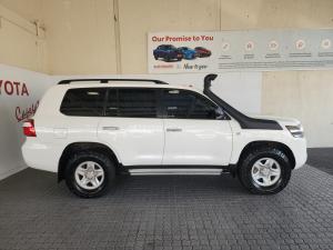 Toyota Land Cruiser 200 4.5D-4D V8 GX-R - Image 3