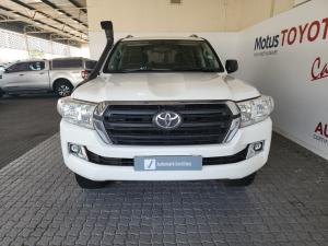 Toyota Land Cruiser 200 4.5D-4D V8 GX-R - Image 4