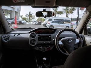 Toyota Etios hatch 1.5 Sprint - Image 6