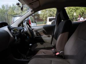 Toyota Etios hatch 1.5 Sprint - Image 7