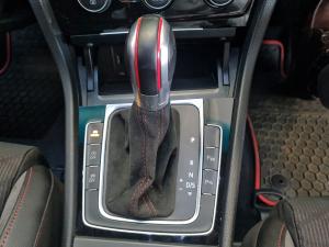Volkswagen Golf GTI TCR - Image 12