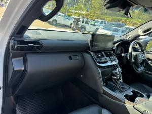 Toyota Land Cruiser 300 3.3D ZX - Image 7