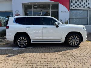 Toyota Land Cruiser 300 3.3D ZX - Image 3