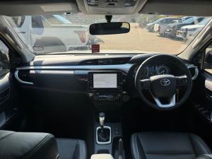 Toyota Hilux 2.8GD-6 double cab Raider auto - Image 6
