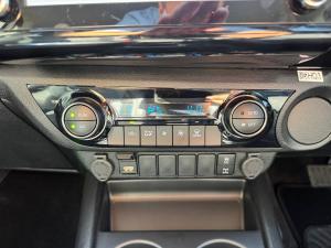 Toyota Hilux 2.8GD-6 double cab Raider auto - Image 15