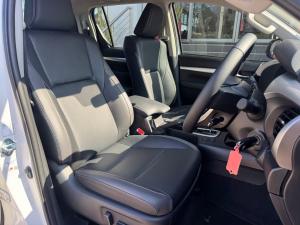 Toyota Hilux 2.8GD-6 double cab Raider auto - Image 16