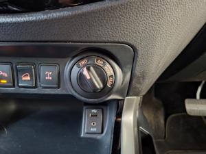 Nissan Navara 2.3D double cab 4x4 LE auto - Image 22