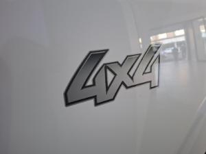 Nissan Navara 2.3D double cab 4x4 LE auto - Image 9