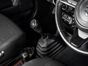 Suzuki Jimny 1.5 GLX AllGrip 5-door manual - Image 15