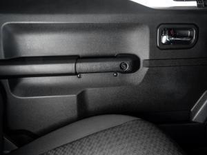 Suzuki Jimny 1.5 GLX AllGrip 5-door manual - Image 16