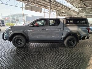 Toyota Hilux 2.8GD-6 double cab Raider 4x4 - Image 4