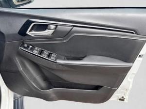 Isuzu D-Max 3.0TD double cab V-Cross - Image 12