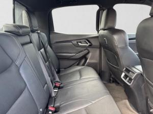 Isuzu D-Max 3.0TD double cab V-Cross - Image 14