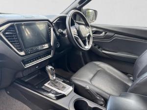 Isuzu D-Max 3.0TD double cab V-Cross - Image 15