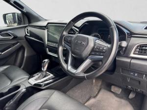 Isuzu D-Max 3.0TD double cab V-Cross - Image 17