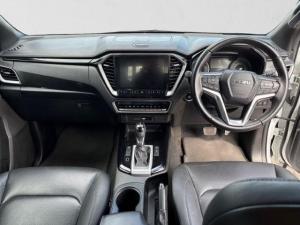 Isuzu D-Max 3.0TD double cab V-Cross - Image 20