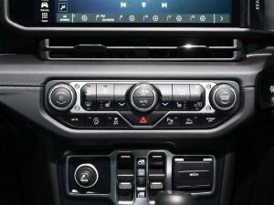 Jeep Wrangler Unlimited 2.0T Sahara - Image 26