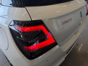 Suzuki Swift 1.2 GLX manual - Image 10