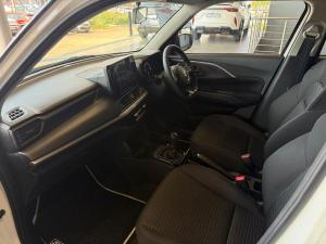 Suzuki Swift 1.2 GLX manual - Image 22