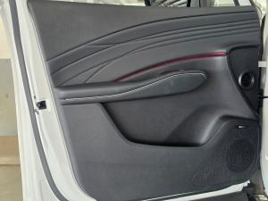 Omoda C7 1.5T SHS PHEV - Image 21