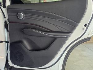 Omoda C7 1.5T SHS PHEV - Image 23