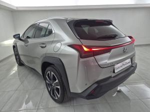 Lexus UX 300h EX - Image 2