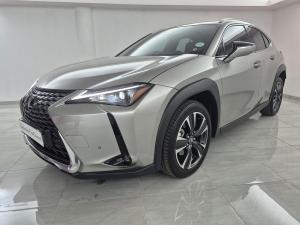 Lexus UX 300h EX - Image 4