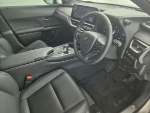 Lexus UX 300h EX - Image 8