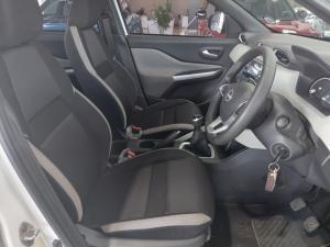 Nissan Magnite 1.0 Visia manual - Image 11