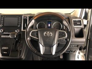 Toyota Quantum 2.8 LWB bus 9-seater VX Premium - Image 8