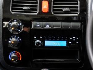 JAC X200 2.8TDi 80kW 1.3-ton double cab dropside - Image 9