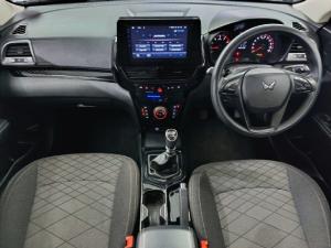 Mahindra XUV 3XO 1.2T MX2 manual - Image 7