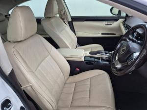 Lexus ES 250 EX - Image 3