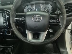 Toyota Hilux 2.4GD-6 single cab Raider manual - Image 8