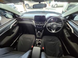 Toyota Urban Cruiser 1.5 XR manual - Image 11