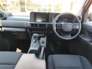 Toyota Land Cruiser FJ 2.7 4x4 GX - Image 6