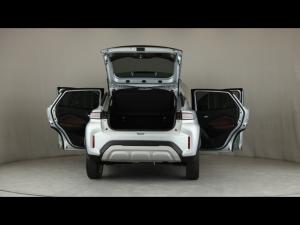 Toyota Starlet Cross 1.5 XR auto - Image 24