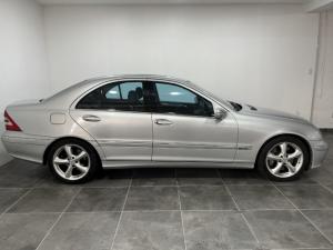 Mercedes-Benz C200 Classic automatic - Image 4