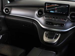 Mercedes-Benz V-Class V300d Exclusive - Image 11