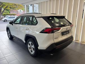 Toyota RAV4 2.0 GX auto - Image 4