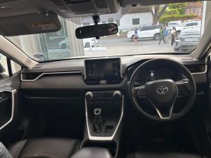 Toyota RAV4 2.0 GX auto - Image 9