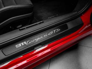 Porsche 911 targa 4 GTS - Image 11